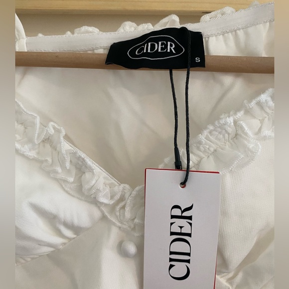 White Cropped cottagecore shirt - Picture 3 of 3